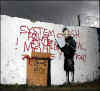 Banksy_large_graffiti_slogan.jpg (155254 bytes)