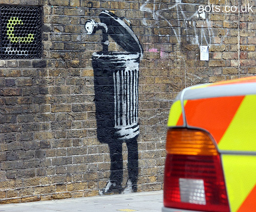 banksy_dustbin_police.jpg