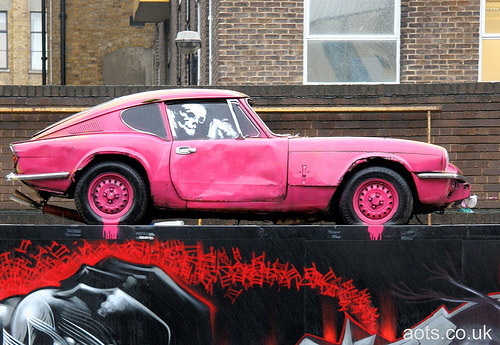 banksy_pink_car_drips.jpg
