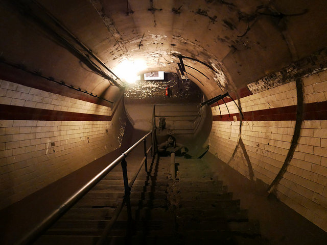 Down Street - steps down to platforms