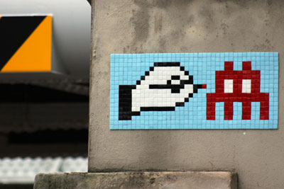 invader_old_street_bridge