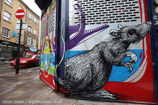 Roa rat in Brick Lane