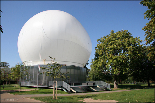 http://www.artofthestate.co.uk/photos/serpentine_gallery_pavillion_2007.jpg