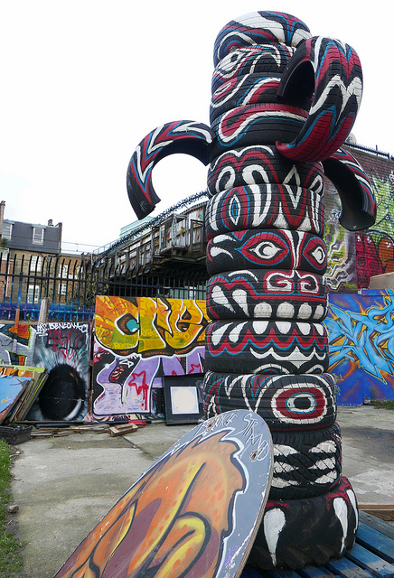 Tyre totem pole