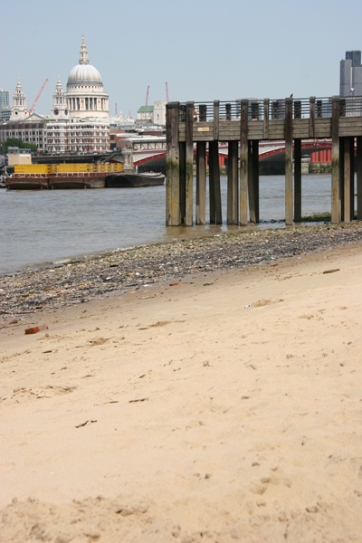 Thames Beach at low tide