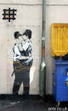 banksy_brighton_kissing_coppers.jpg (107702 bytes)