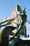 london_towerbridge_stat.jpg (49290 bytes)