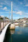 torquay_harbour_bridge.jpg (40849 bytes)
