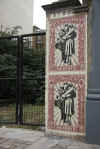 Shepard_fairey_proud_parents_london.jpg (62190 bytes)