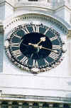 St_Pauls_clock.jpg (49032 bytes)