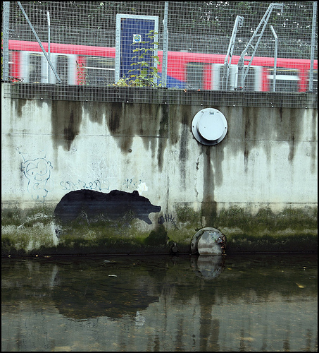 Banksy bear with Fish, Deptford Creek