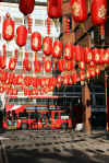 london_chinese_new_year_decorations.jpg (88436 bytes)