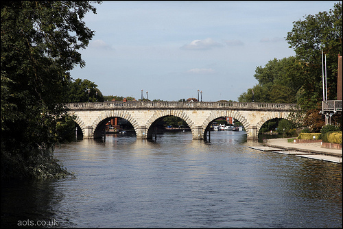 Miadenhead bridge over the river Thames