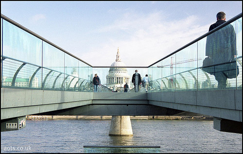 Millennium bridge 