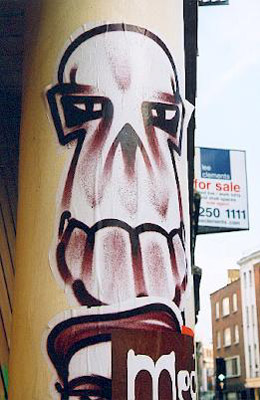 Skull graffiti