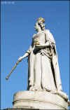 queen_victoria_statue.jpg (107697 bytes)