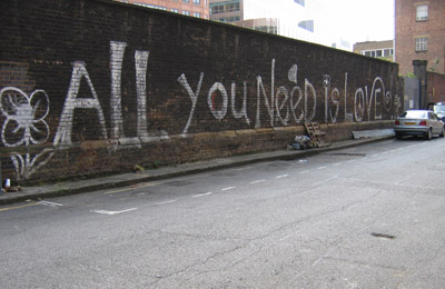 All you need is love Graffiti