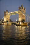 tower_bridge_at_dusk.jpg (46732 bytes)