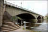 twickenham_bridge.jpg (120391 bytes)