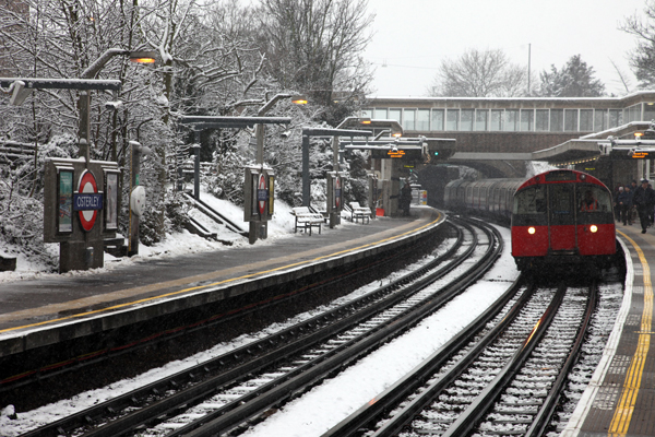 Osterley Station platforms
