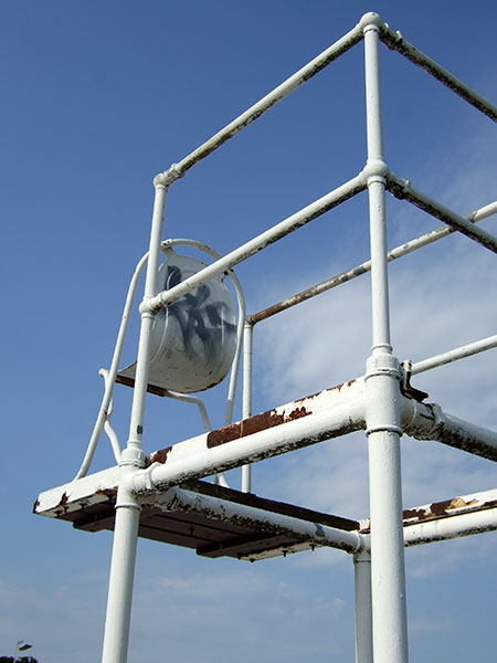 Uxbridge Lido lifeguard tower and chair