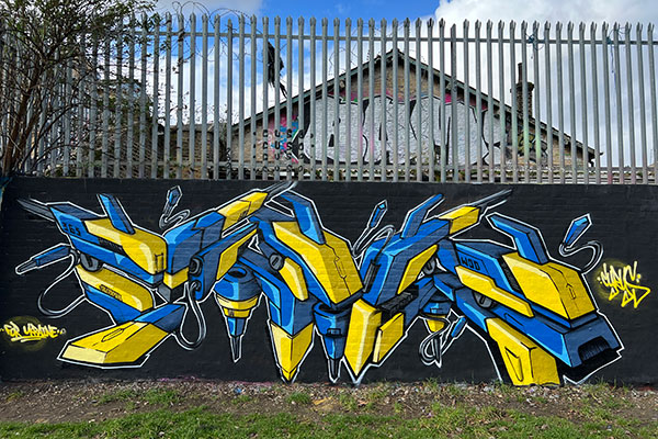 For Ukraine graffiti in Allen Gardens, London