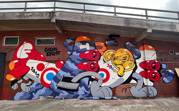 Flying Fortress street art