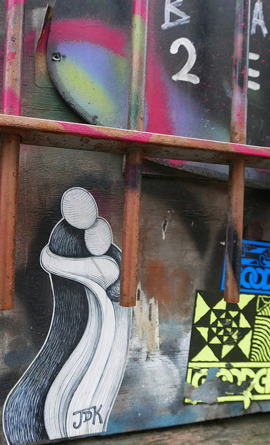 JDK embracing figures