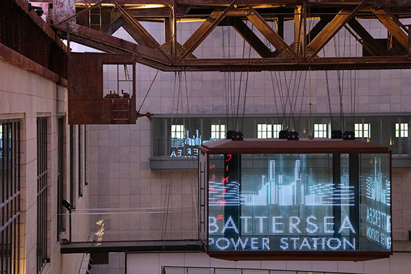 Original lifting gantry inside Batterea Power station