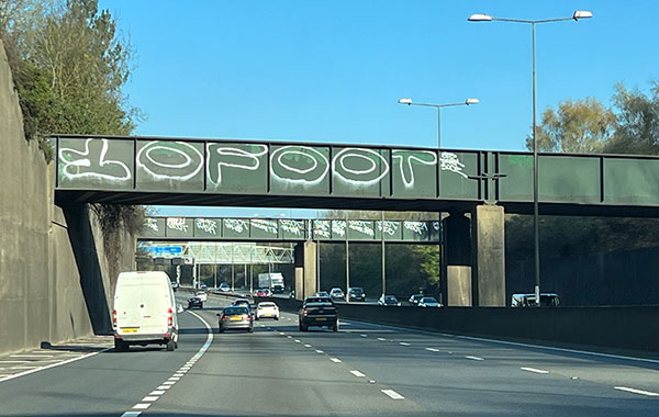 10 Foot on the M25