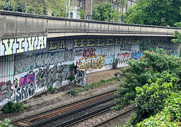 Viva La Helchos, Shepherds Bush