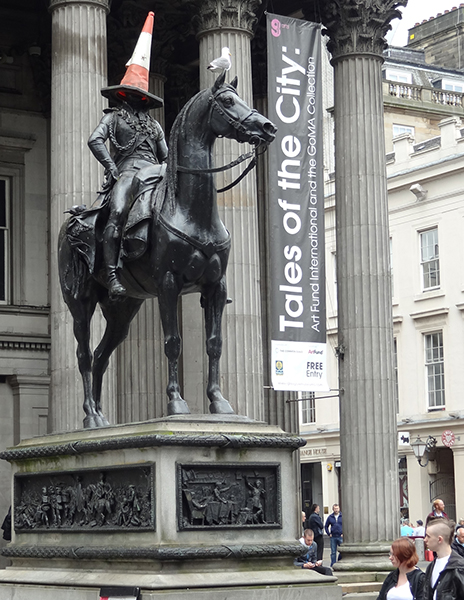 Glasgow, Duke of Wellington statue with traffic cones