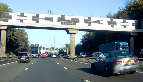 Helch on a bridge on the M1