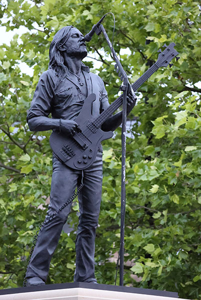 Lemmy statue in Burslem